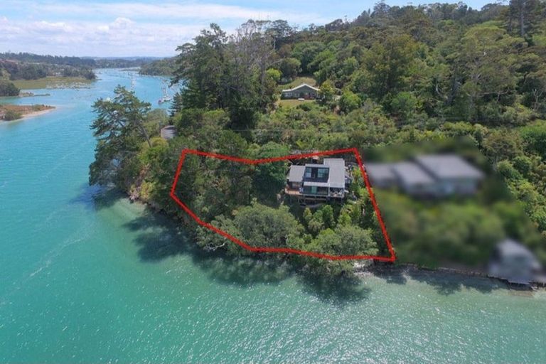 Photo of property in 254 Wade River Road, Wade Heads, Whangaparaoa, 0932