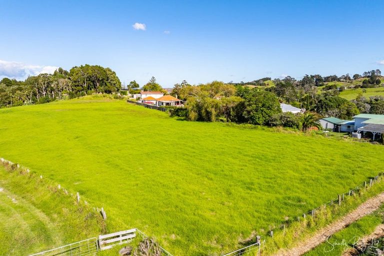 Photo of property in 6 Whaka Street, Maungaturoto, 0520