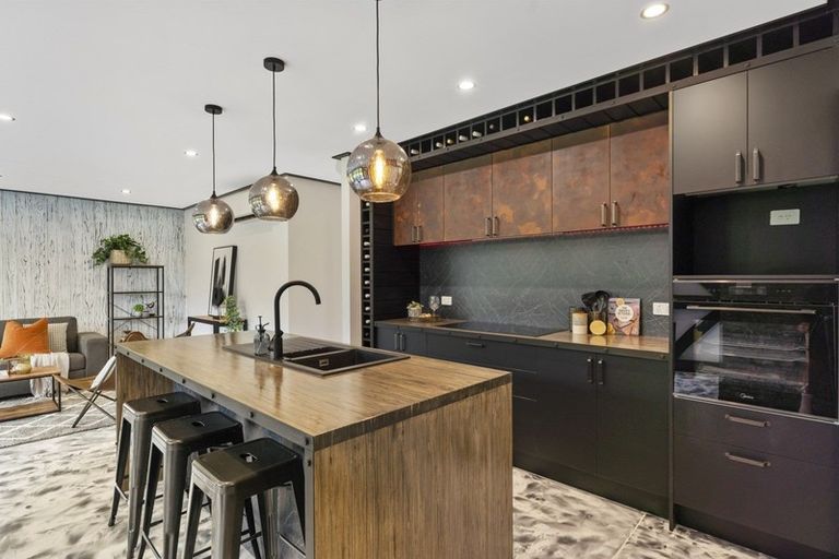 Photo of property in 112 Kawiu Road, Levin, 5510