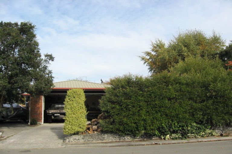 Photo of property in 6 Chokebore Place, Sockburn, Christchurch, 8042