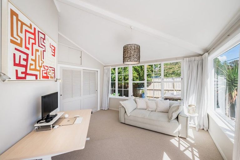 Photo of property in 99a Ruapehu Street, Paraparaumu, 5032