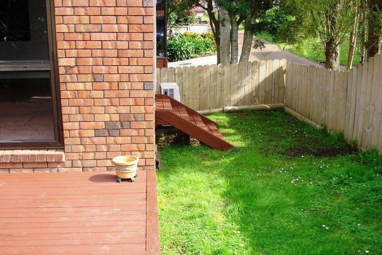 Photo of property in 1/10 Cambric Place, Botany Downs, Auckland, 2010