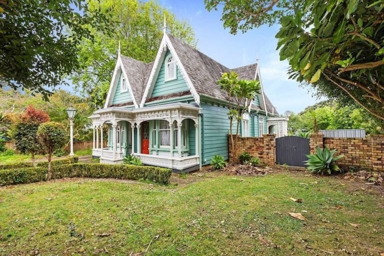 Photo of property in 17 Norwood Road, Bayswater, Auckland, 0622
