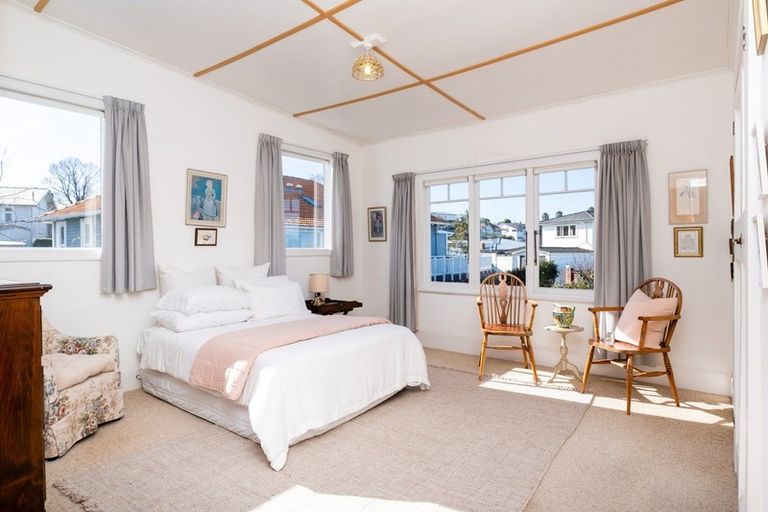 Photo of property in 5 Cobden Lane, Bluff Hill, Napier, 4110