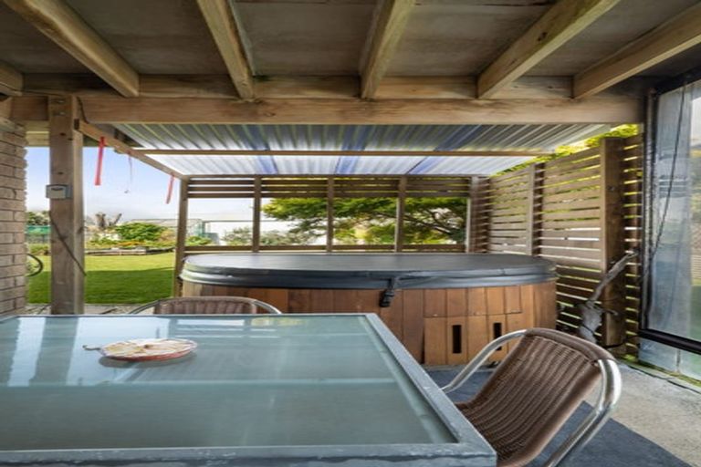 Photo of property in 12 Tatai Road, Bowentown, Katikati, 3177