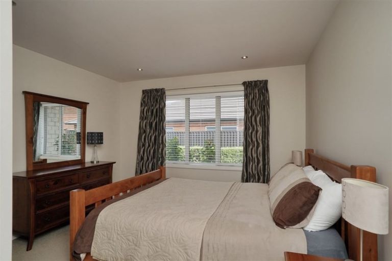 Photo of property in 10 Breton Close, Northwood, Christchurch, 8051