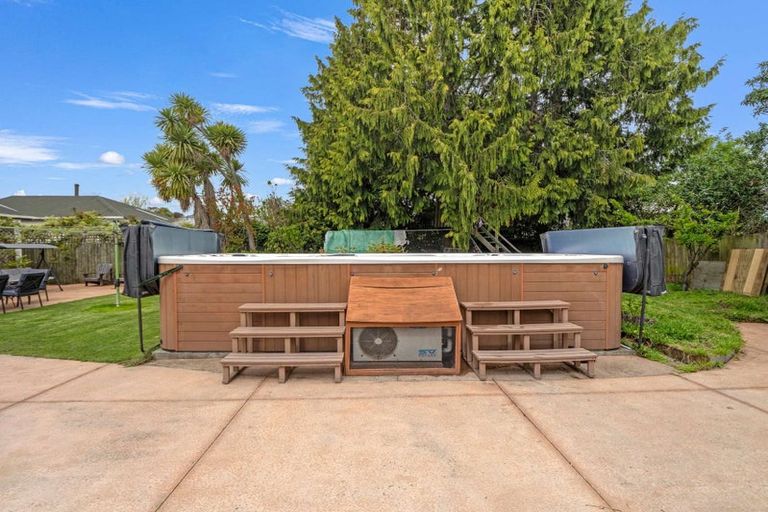 Photo of property in 15 Cleveland Street, Edgeware, Christchurch, 8013