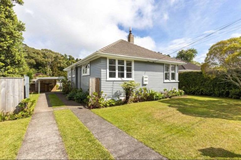 Photo of property in 5 Camden Street, Vogeltown, New Plymouth, 4310