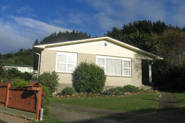 Photo of property in 25 Turriff Crescent, Tawa, Wellington, 5028