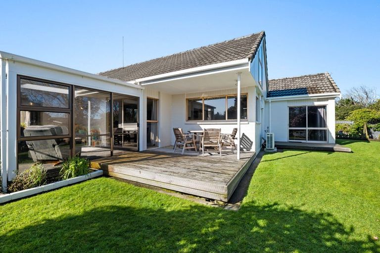 Photo of property in 15 Quin Crescent, Hawera, 4610