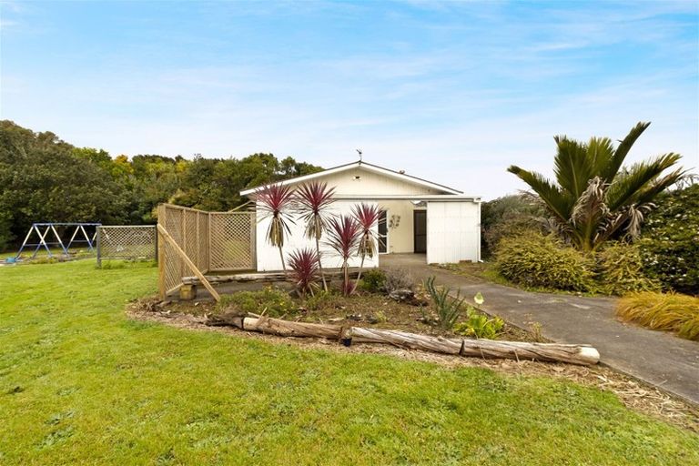 Photo of property in 115 Awhitu Road, Karioitahi, Waiuku, 2683