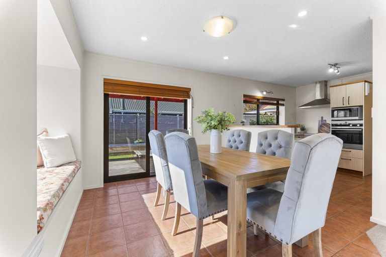 Photo of property in 137 Govett Avenue, Frankleigh Park, New Plymouth, 4310