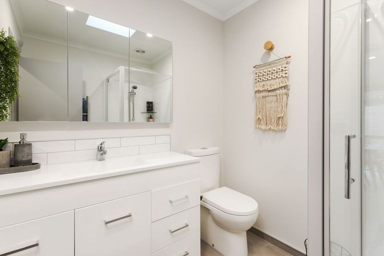 Photo of property in 2/2 Mahana Place, Raglan, 3225