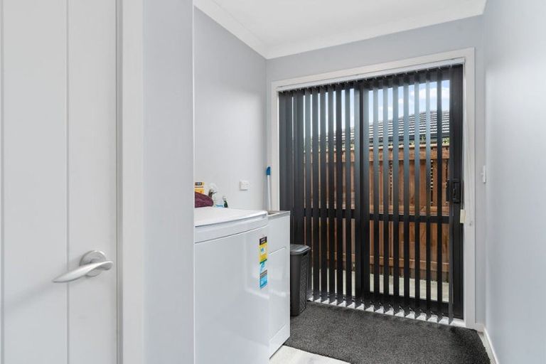 Photo of property in 10 Austin Reid Avenue, Carterton, 5713