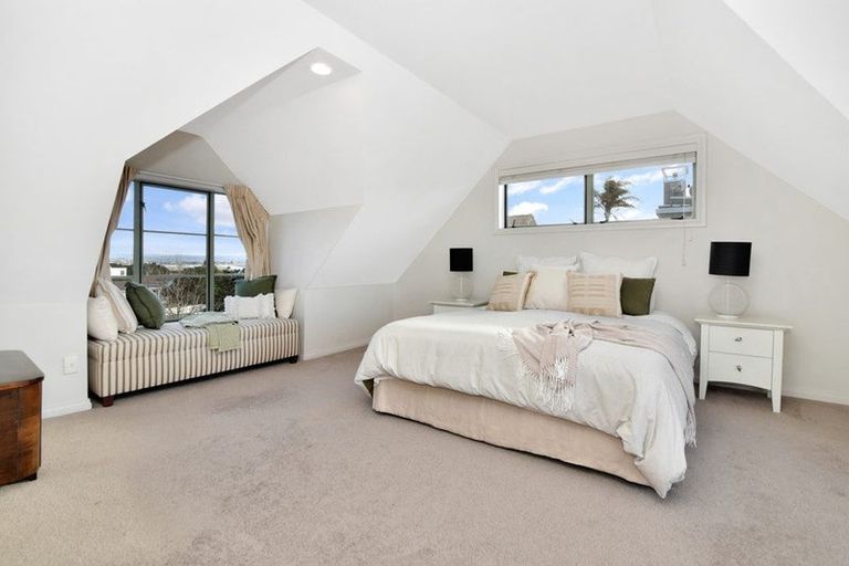 Photo of property in 11 Oceanview Road, Mount Maunganui, 3116