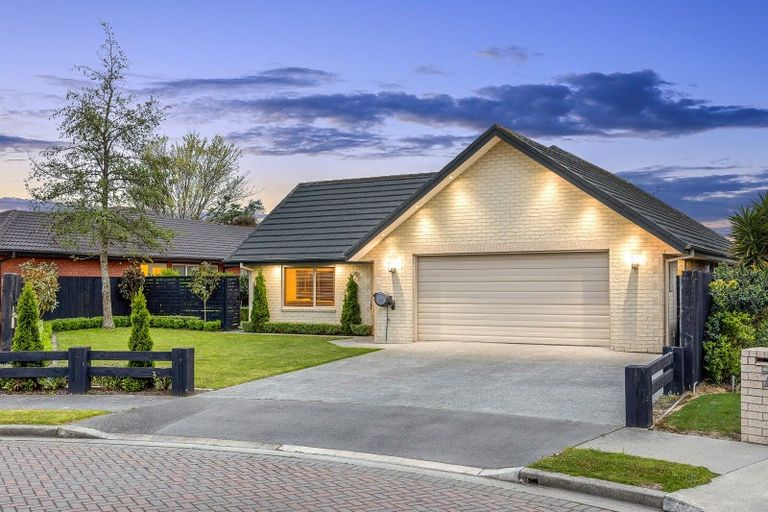 Photo of property in 6 Ambrose Place, Rangiora, 7400