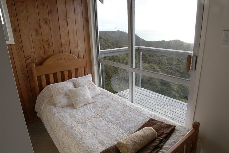 Photo of property in 128 Lone Kauri Road, Karekare, Auckland, 0772