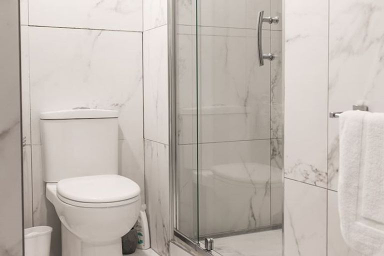 Photo of property in 2/61 Forrest Hill Road, Milford, Auckland, 0620