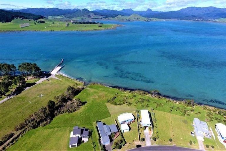 Photo of property in 114 Ti Kouka Crescent, Matarangi, Whitianga, 3592