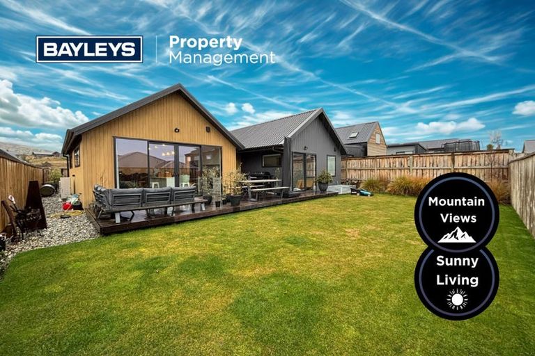 Photo of property in 28 Spur Ridge Rise, Jacks Point, 9371