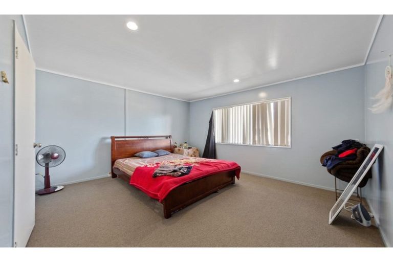 Photo of property in 10/11 Jack Conway Avenue, Manukau, Auckland, 2104