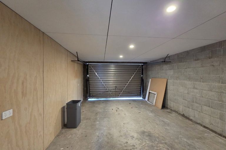 Photo of property in 2/3 Esher Place, Saint Martins, Christchurch, 8022