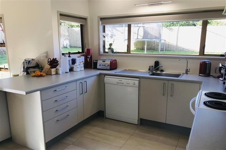 Photo of property in 65 John Downs Drive, Browns Bay, Auckland, 0630