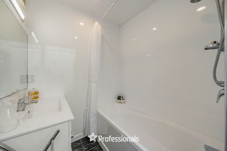 Photo of property in 1 Aldersgate Grove, Stokes Valley, Lower Hutt, 5019