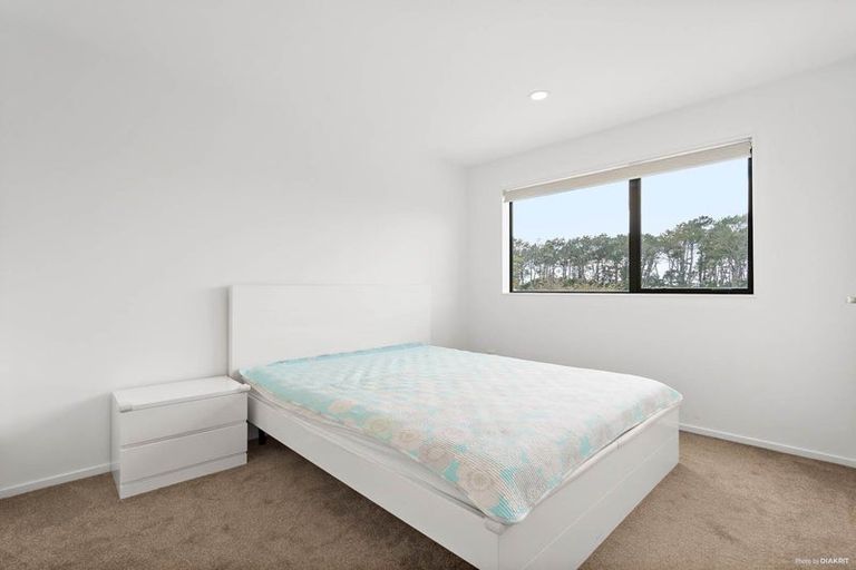 Photo of property in 22b Thornlow Street, Glendene, Auckland, 0602