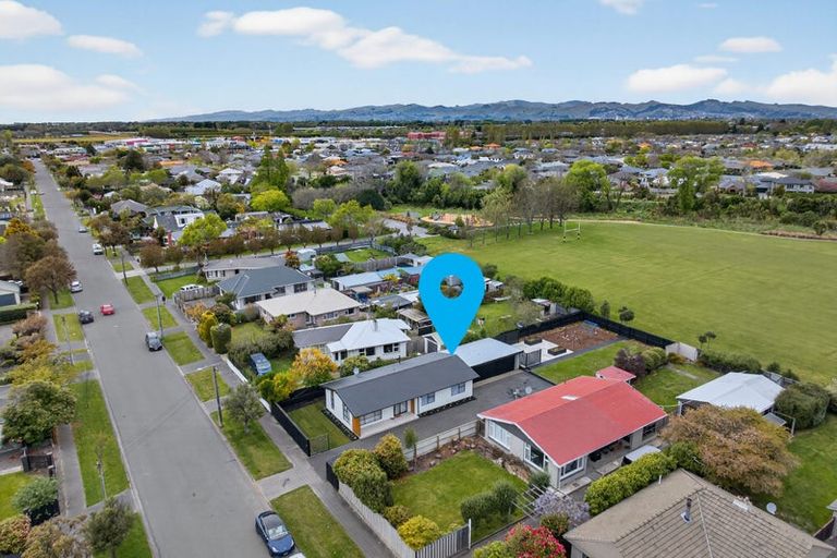 Photo of property in 75 Englefield Road, Northwood, Christchurch, 8051