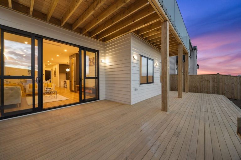 Photo of property in 11 Mill Hill Close, Flat Bush, 2019