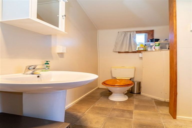 Photo of property in 21 Castle Street, Waihola, Milton, 9073