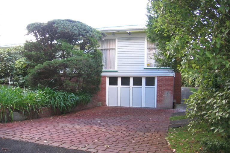 Photo of property in 28 Triangle Road, Massey, Auckland, 0614