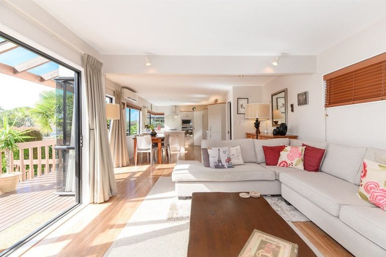 Photo of property in 1/43a Corunna Road, Milford, Auckland, 0620