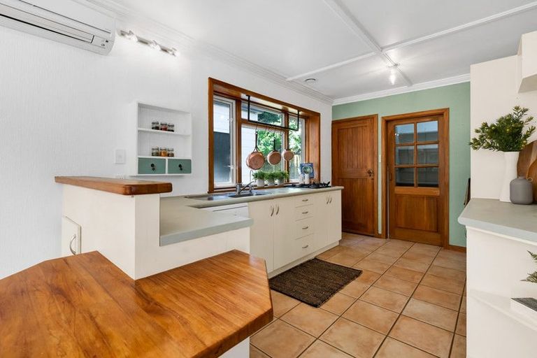 Photo of property in 21a Bracken Street, New Plymouth, 4310