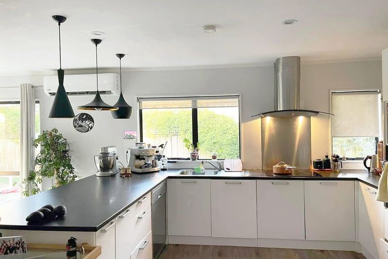 Photo of property in 1/38 Kaipatiki Road, Glenfield, Auckland, 0629