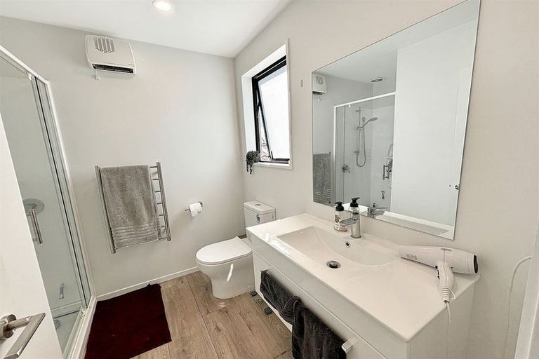 Photo of property in 2/130 Olliviers Road, Phillipstown, Christchurch, 8011