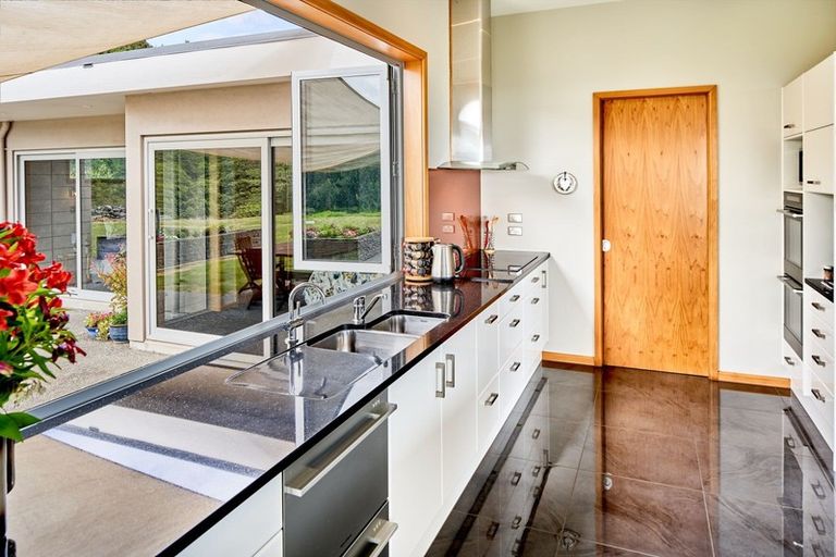 Photo of property in 102 Kuku East Road, Kuku, Levin, 5570