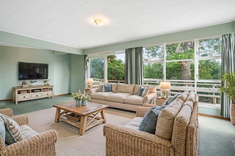 Photo of property in 13 Ennis Avenue, Pakuranga Heights, Auckland, 2010