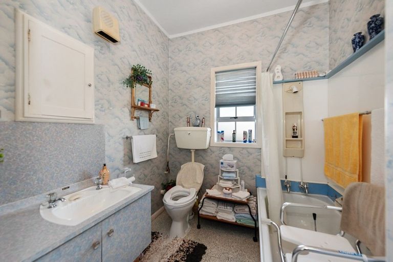 Photo of property in 14 Braid Road, St Andrews, Hamilton, 3200