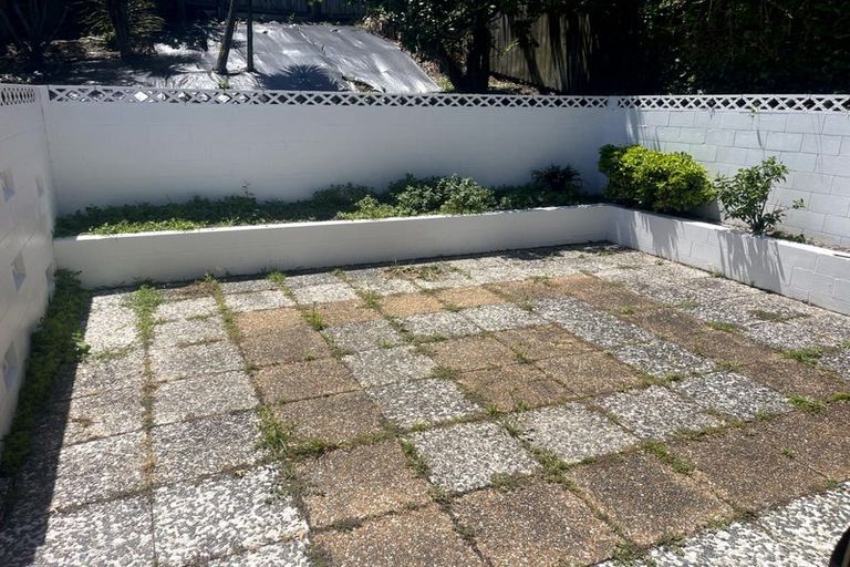 Photo of property in 63 Chelsea View Drive, Chatswood, Auckland, 0626