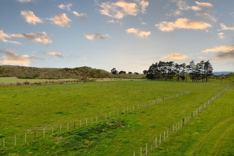 Photo of property in 720 Himatangi Block Road, Foxton, 4893