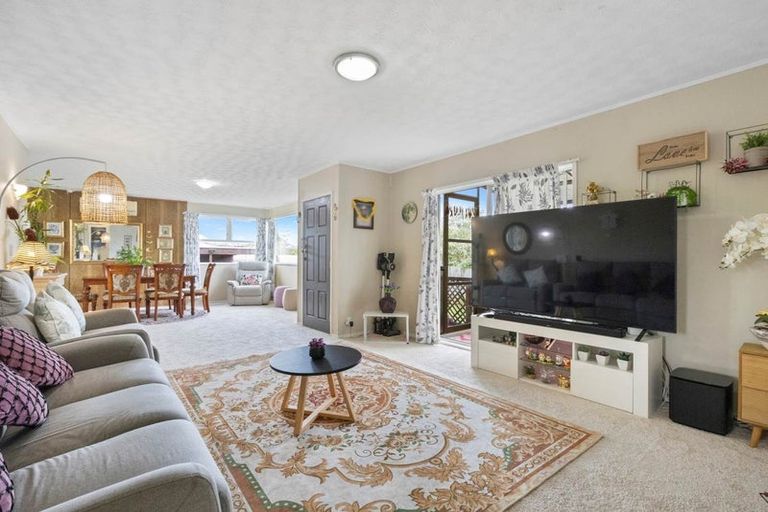 Photo of property in 29 Mawney Road, Henderson, Auckland, 0610