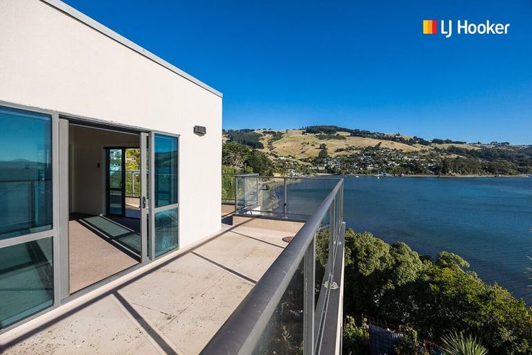 Photo of property in 4 Bewley Avenue, Macandrew Bay, Dunedin, 9014