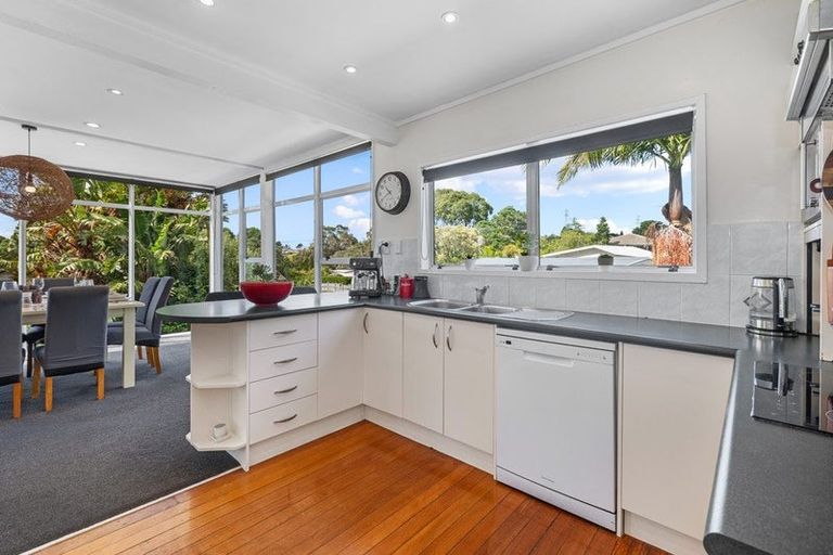 Photo of property in 107 Tiroroa Avenue, Te Atatu South, Auckland, 0610