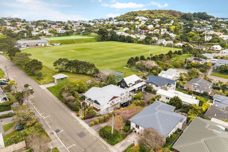 Photo of property in 30 Lucknow Terrace, Khandallah, Wellington, 6035