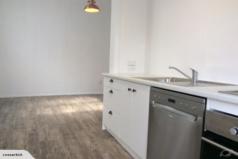 Photo of property in 341 Marine Parade, Napier South, Napier, 4110