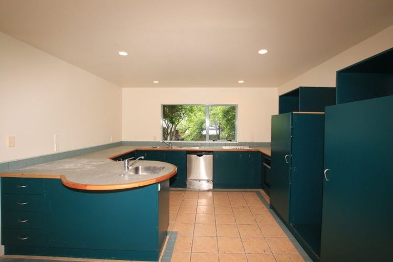 Photo of property in 3 Khaleel Place, Henderson, Auckland, 0612