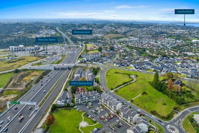 Photo of property in 14a/71 Spencer Road, Oteha, Auckland, 0632