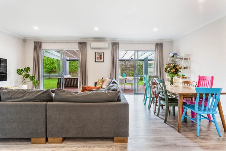 Photo of property in 6 Kahika Grove, Huapai, Kumeu, 0810